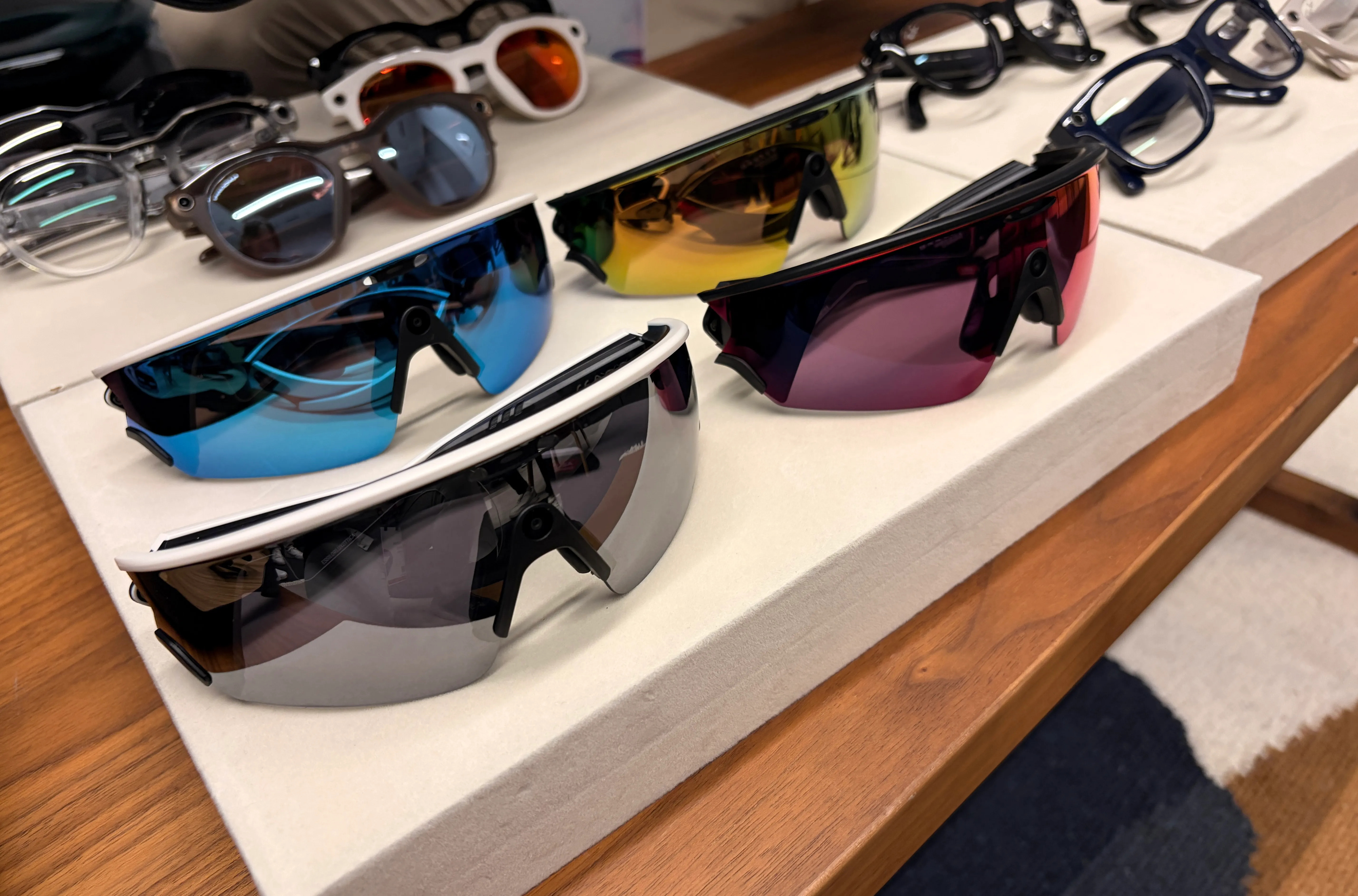 Oakley Meta Vanguard vs Oakley Meta HTSN